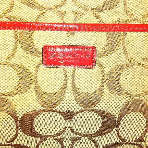 New COACH Park Signature Medium Clutch Wristlet ~True Red~ - Picture 5 of 16